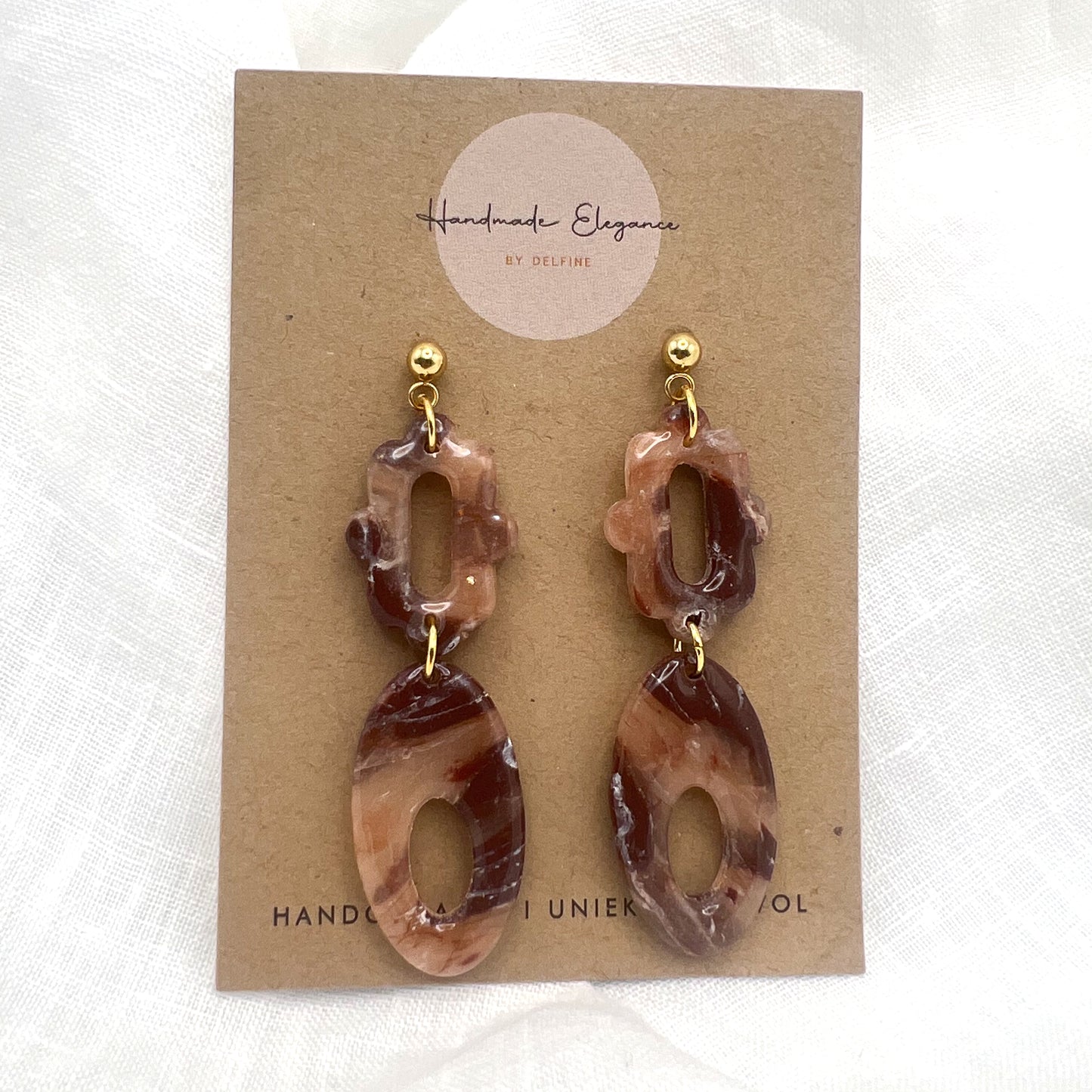 Unieke handgemaakte lange polymeerklei oorbel kopen bij Handmade Elegance by Delfine