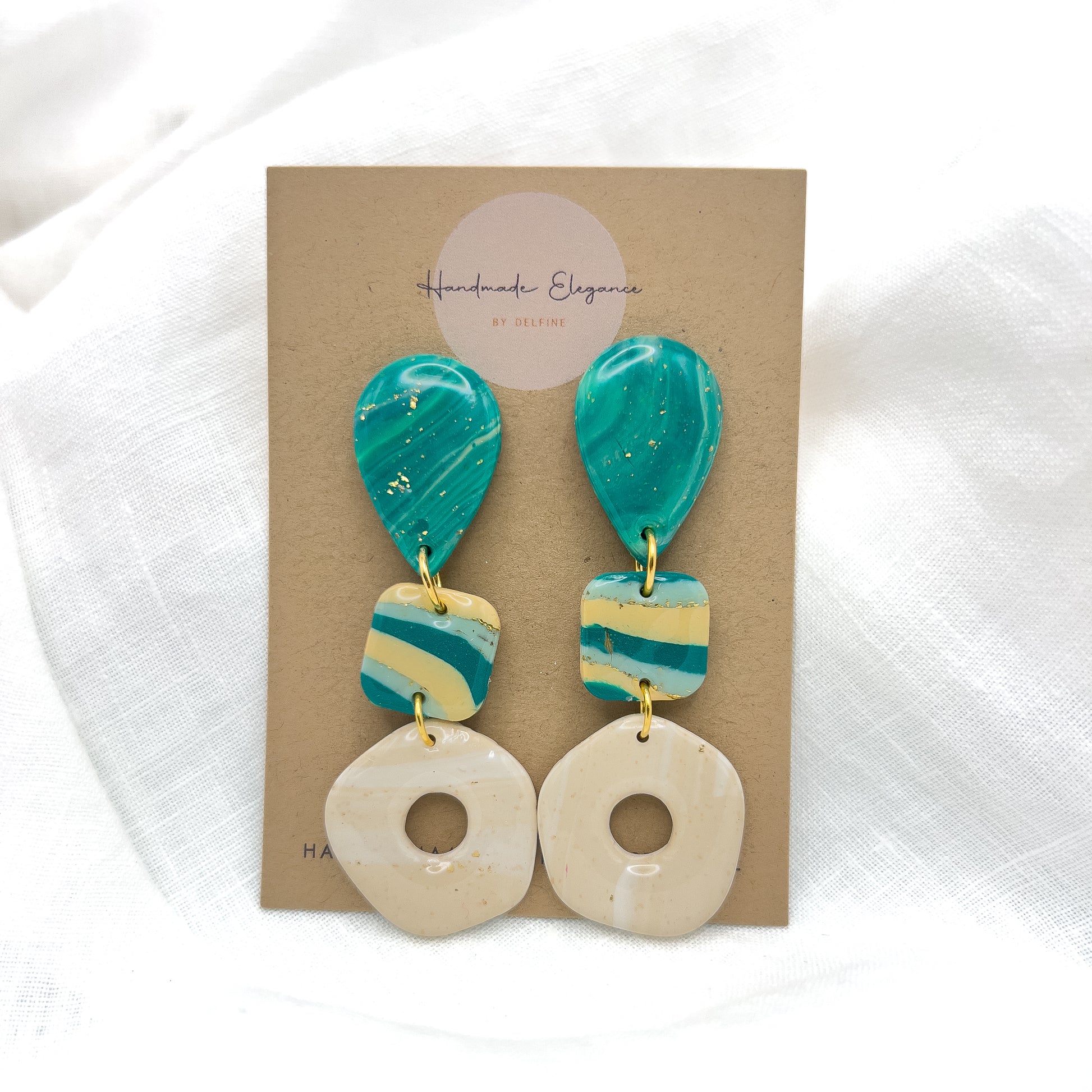 Unieke handgemaakte lange polymeerklei oorbel kopen bij Handmade Elegance by Delfine